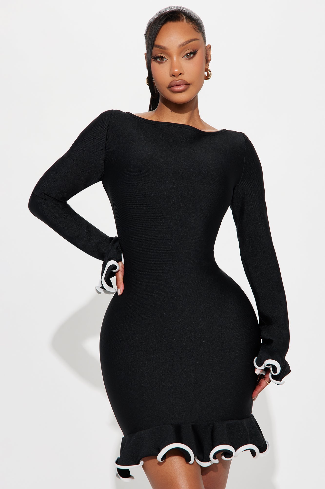 https://cdn.shopify.com/s/files/1/0293/9277/files/07-08-25_S2_2_25GWT2077_BlackWhite_ZSR_AE_RL_15-35-55_6802_PXF.jpg?v=1752097286
