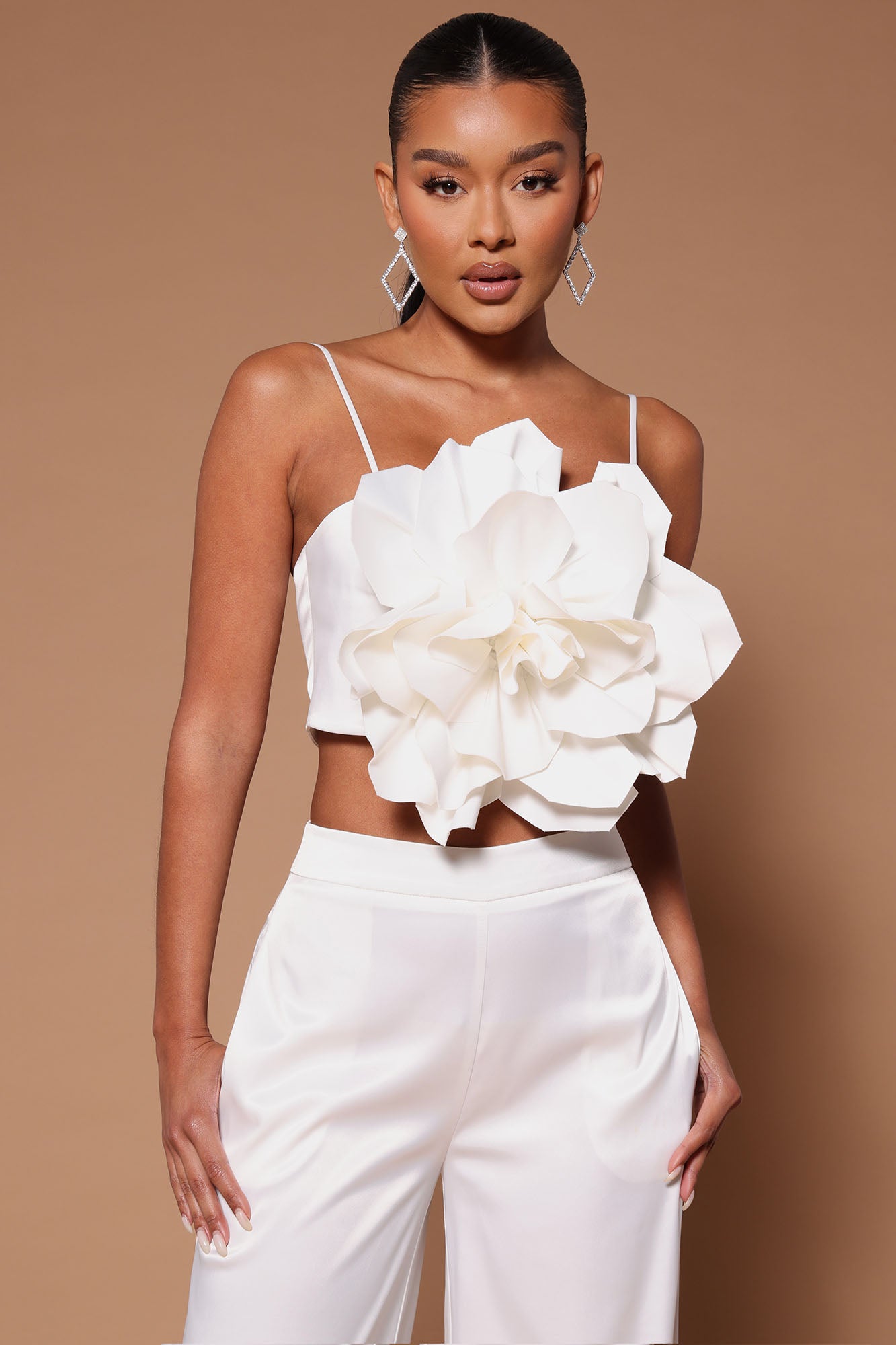 https://cdn.shopify.com/s/files/1/0293/9277/products/12-21-22Studio9_KJ_DJ_11-08-42_13_75161E_White_5543_ES.jpg?v=1673384443