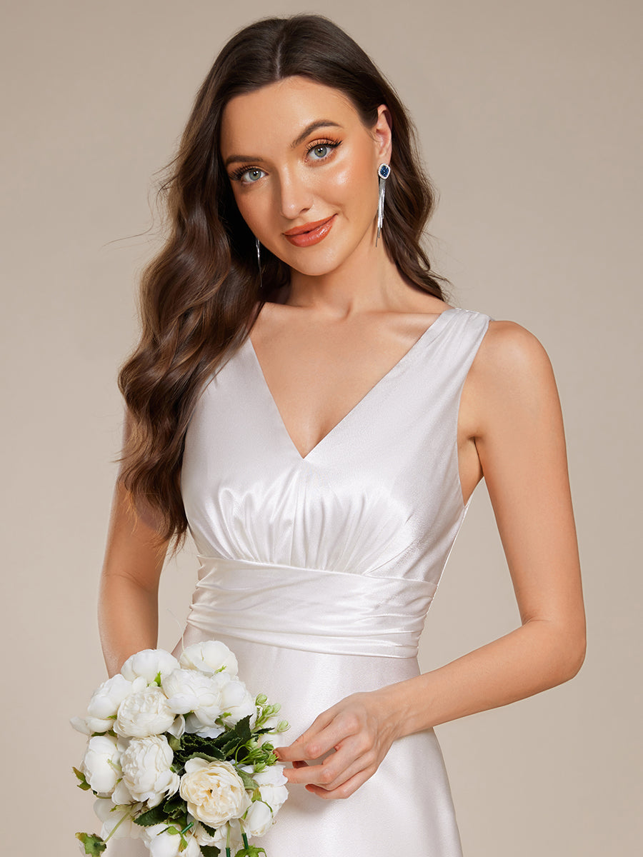 https://cdn.shopify.com/s/files/1/0131/4485/0496/files/ES02326WH-R5_265262af-77b0-471a-a4da-908a437e7753.jpg?v=1746600126